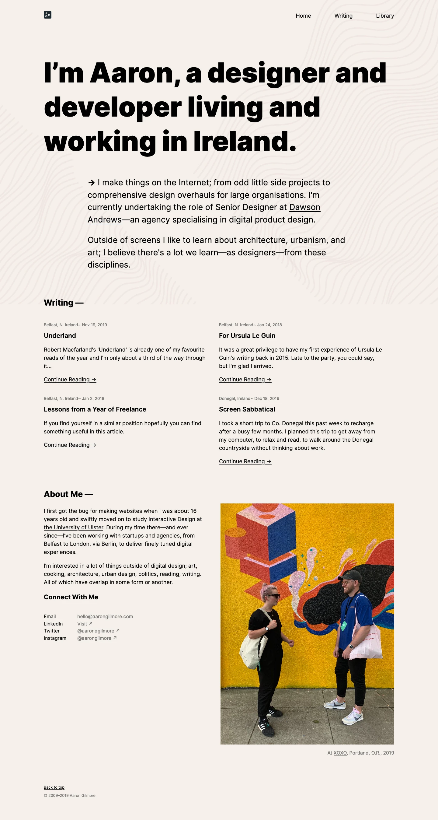 Aaron Gilmore Landing Page Example: My name is Aaron and I design and build websites with a focus on functional interaction design, good typography, speed, and simplicity.